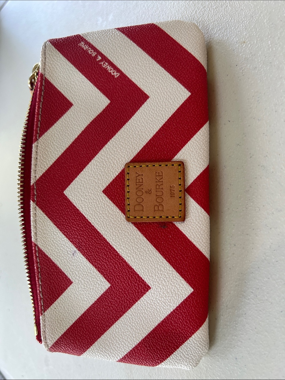 Dooney & Bourke Red and White Chevron Zip Wallet Pouch - Picture 4 of 4